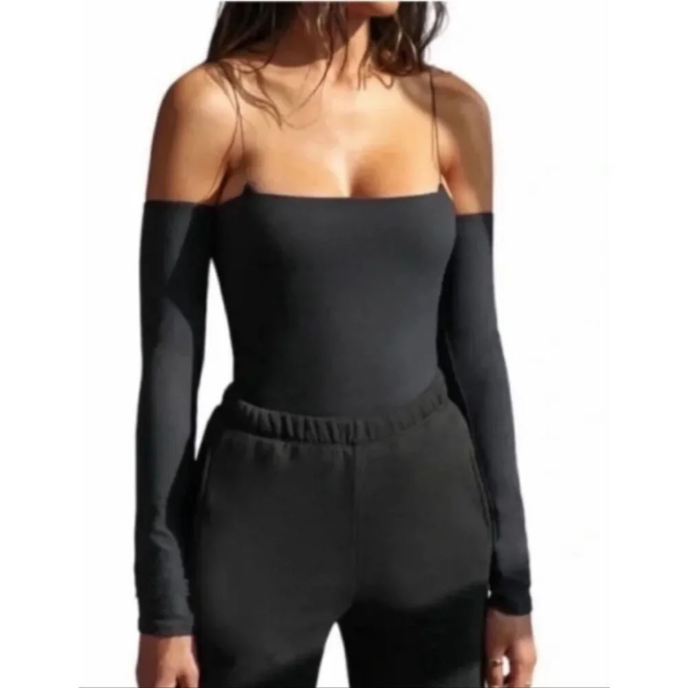 JOAH BROWN OFFâTHE SHOULDER STRAPPY TOP